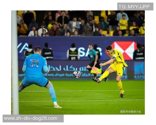 顶级足球巨星退役引发全球球迷热议未来发展成焦点